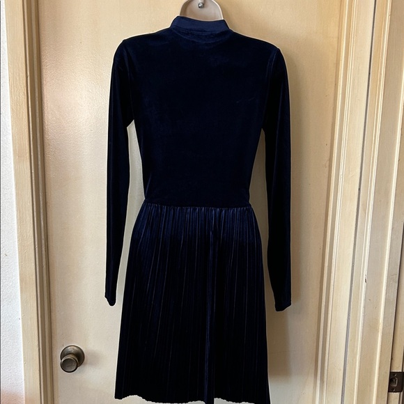 Primark Dark Blue Velvet Long Sleeve Dress with Pleated Skirt size 4 - Picture 6 of 10